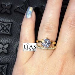 New 18k Yellow Gold Wedding Ring Set 