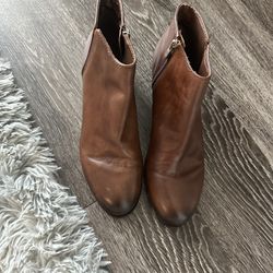 Pre-Owned Antonio Melani Women's Size 10  Leather Zip Up Ankle Boots, Brown