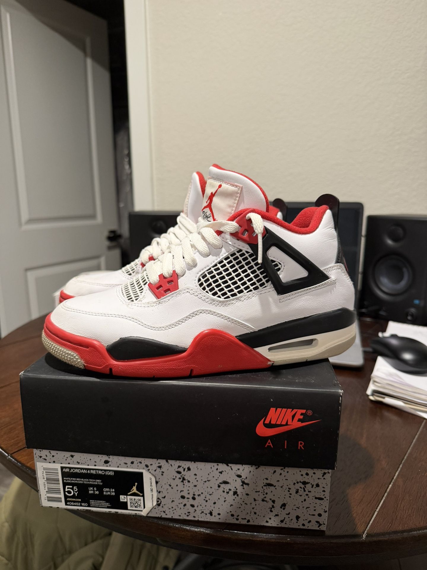 Jordan 4s