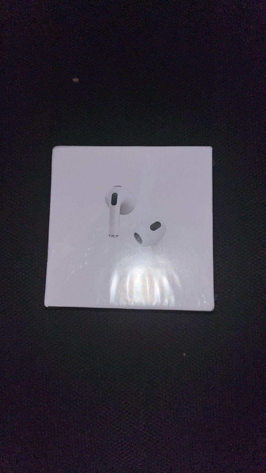 Apple AirPods (3rd Generation) Wireless Ear Buds, Bluetooth Headphones, Personalized Spatial Audio, Sweat and Water Resistant, Lightning Charging Case