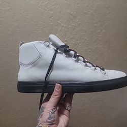 Balenciaga chalk white arenas size 12