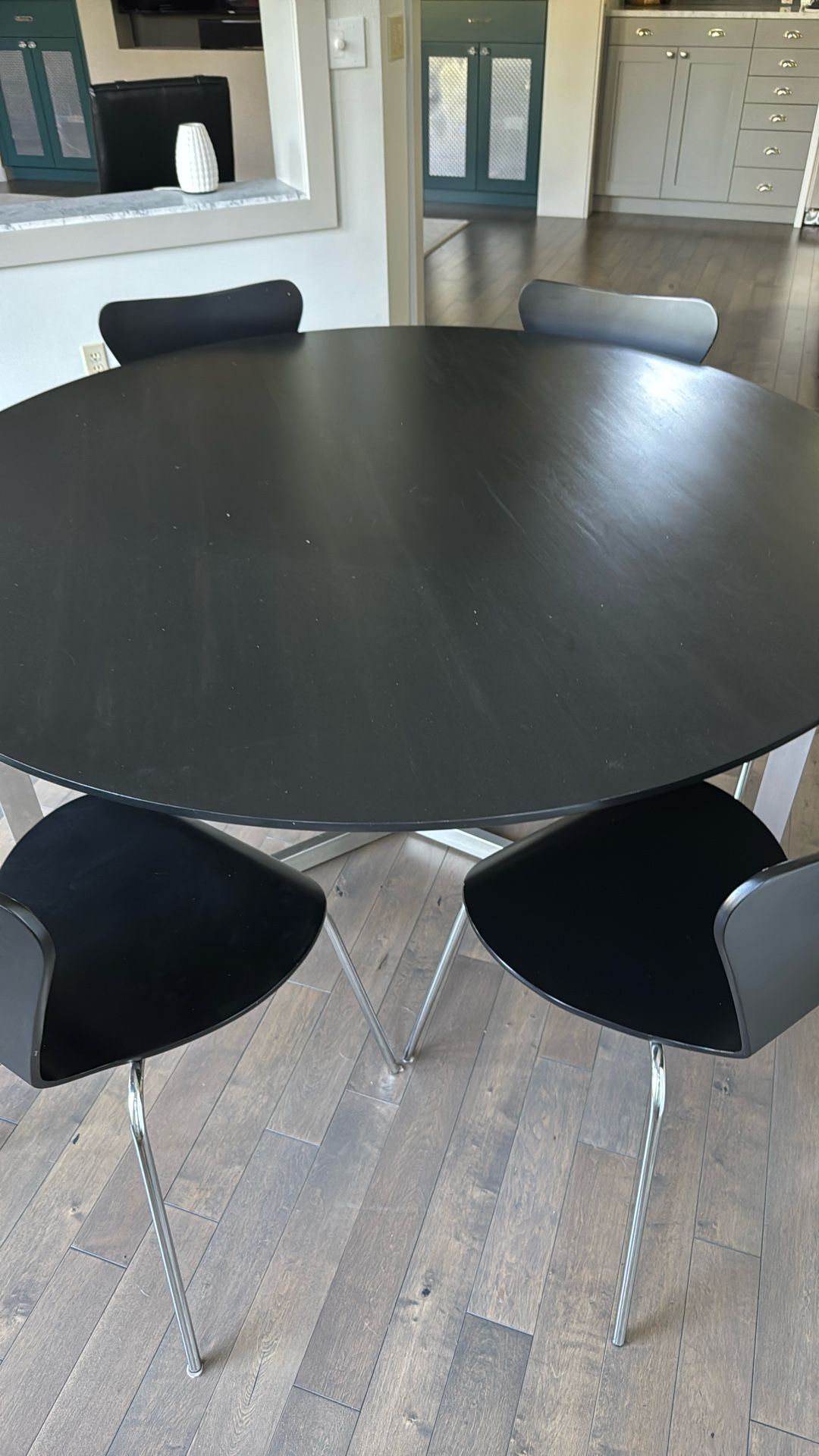 Room And Board Table And Chairs