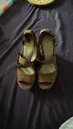 Vince Camuto Brown Leather and Wicker Sandals size 10