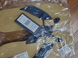 Mens vineyard vines flip flops - Brand new
