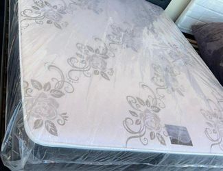 Deluxe brand king size mattress set