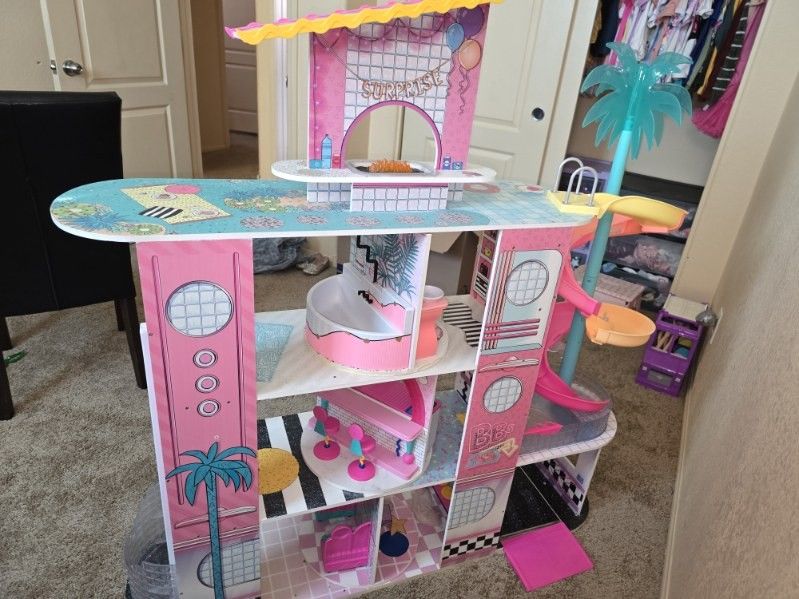 Barbie House and Accessories