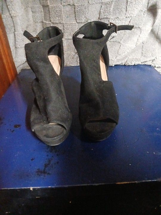 Black High Heels 6.5