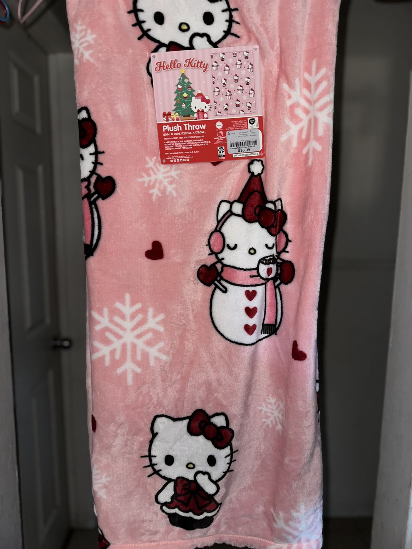 Hello Kitty Snowman Throw
