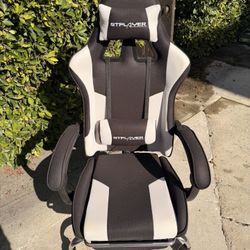Gaming Chair - BRAND NEW assembled 