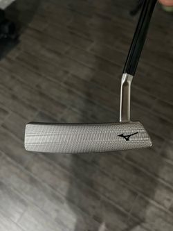 Mint Mizuno putter