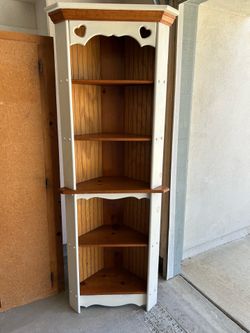 Corner shelf
