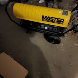 Master 135,000 BTU Kerosene Forced Air Heater with Thermostat - MH-135T-KFA