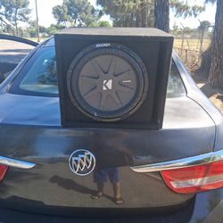 kicker 12 comp RT like new