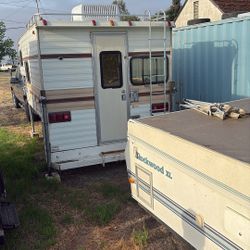 1988 Lance Cabover camper