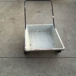 Cart for doing yardwork