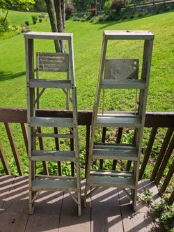 5" Step ladderS with folding platform