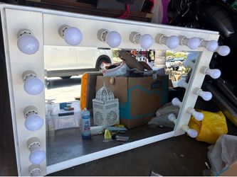Vanity mirror