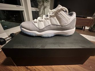 USED ONCE. AIR JORDAN 11 RETRO LOW GRADE SCHOOL SIZE 7Y