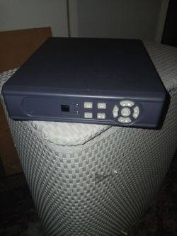 4 CHANNEL DITGITAL VIDEO RECORDER (DVR)