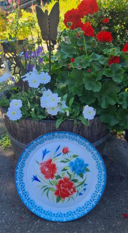 Beautiful Vintage Enamel Serving Tray With Beautiful Bright Floral Design