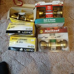Five Brass Colored Door Locks, Three Need Keys, Two For Closet Doors