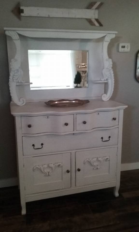 Shabby Chic Hutch