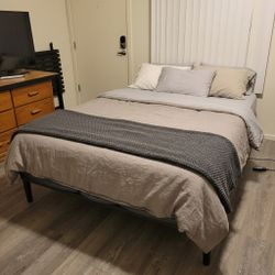 Queen Adjustable Bed Frame w/ Mattress