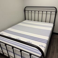 Queen Bed Set With Memory Foam Mattress