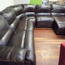 Power Electric and Manual Recliner Sectional Chaise 