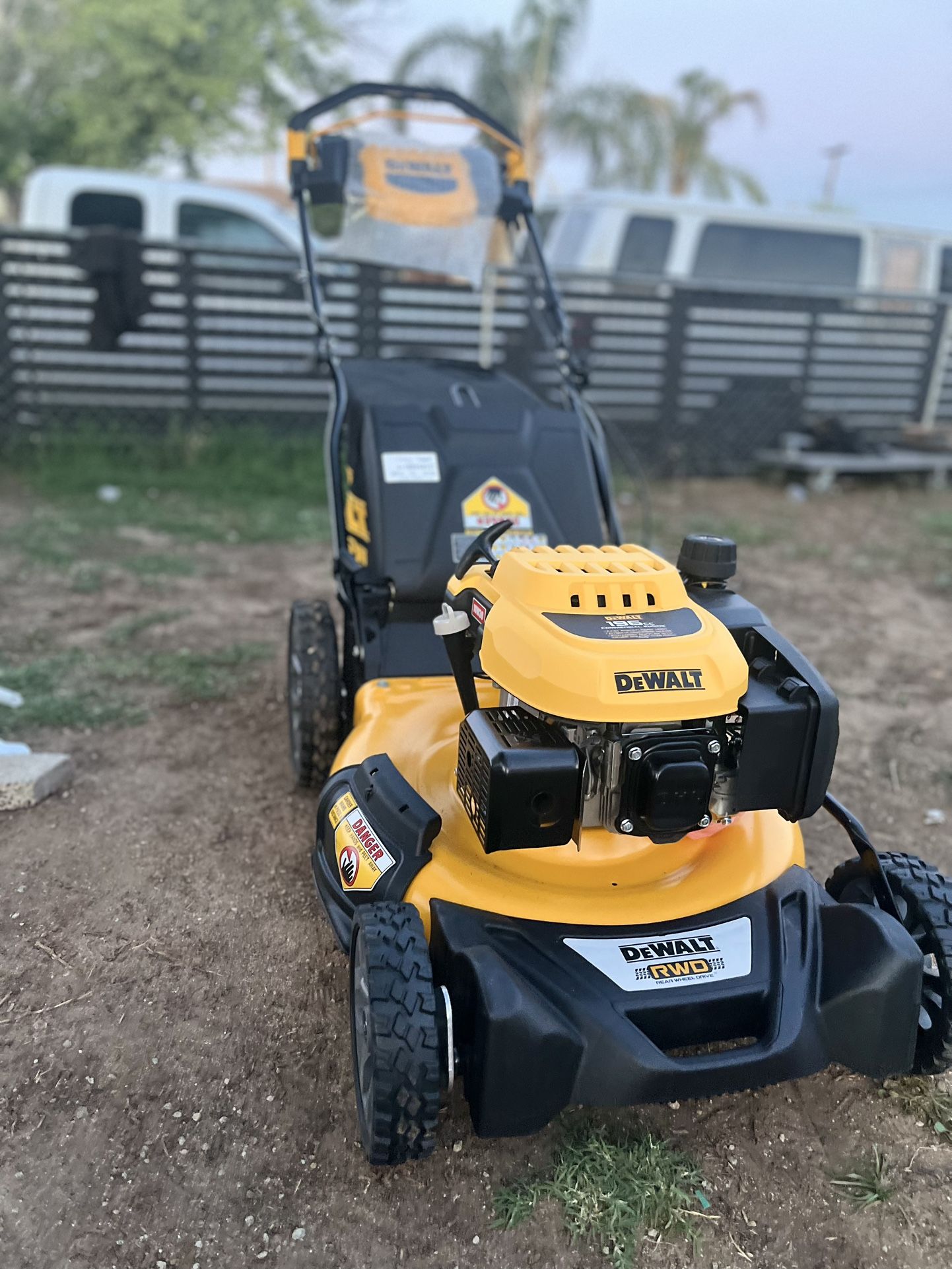 DEWALT 21 in. 196cc E-GOV Engine 3-in-1 Gas RWD Self-Propelled Lawn Mower with High Rear Wheels