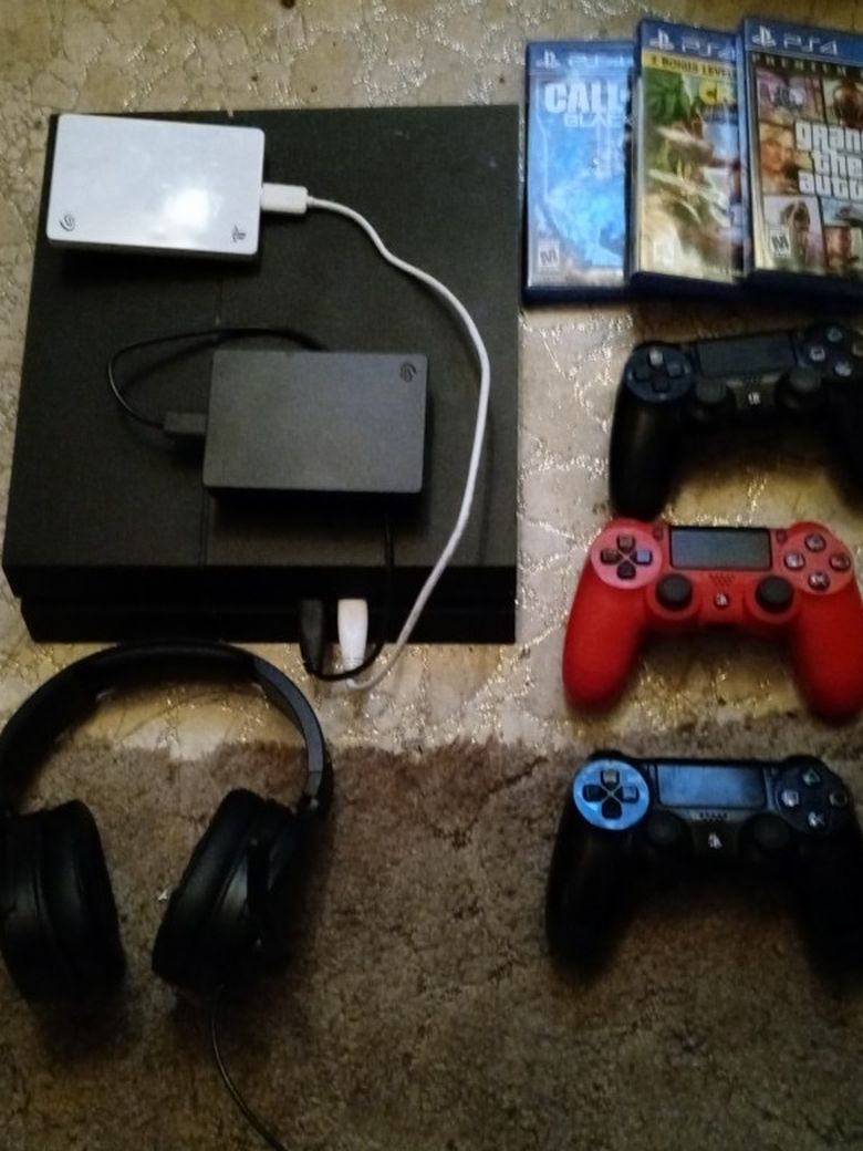 Ps4 +3 Controllers+100 Plus Games, 2 External Hard Drives, And Headset Mic