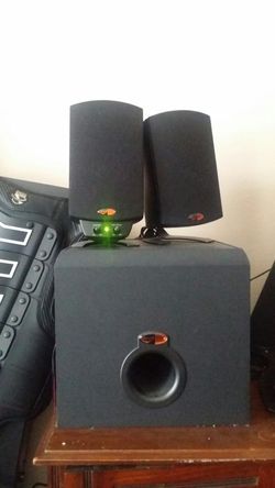 Klipsch 2.1 multimedia speakers
