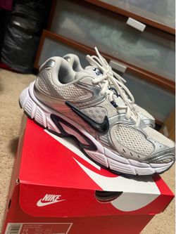 Nike v5 size 10 women o 8 Men