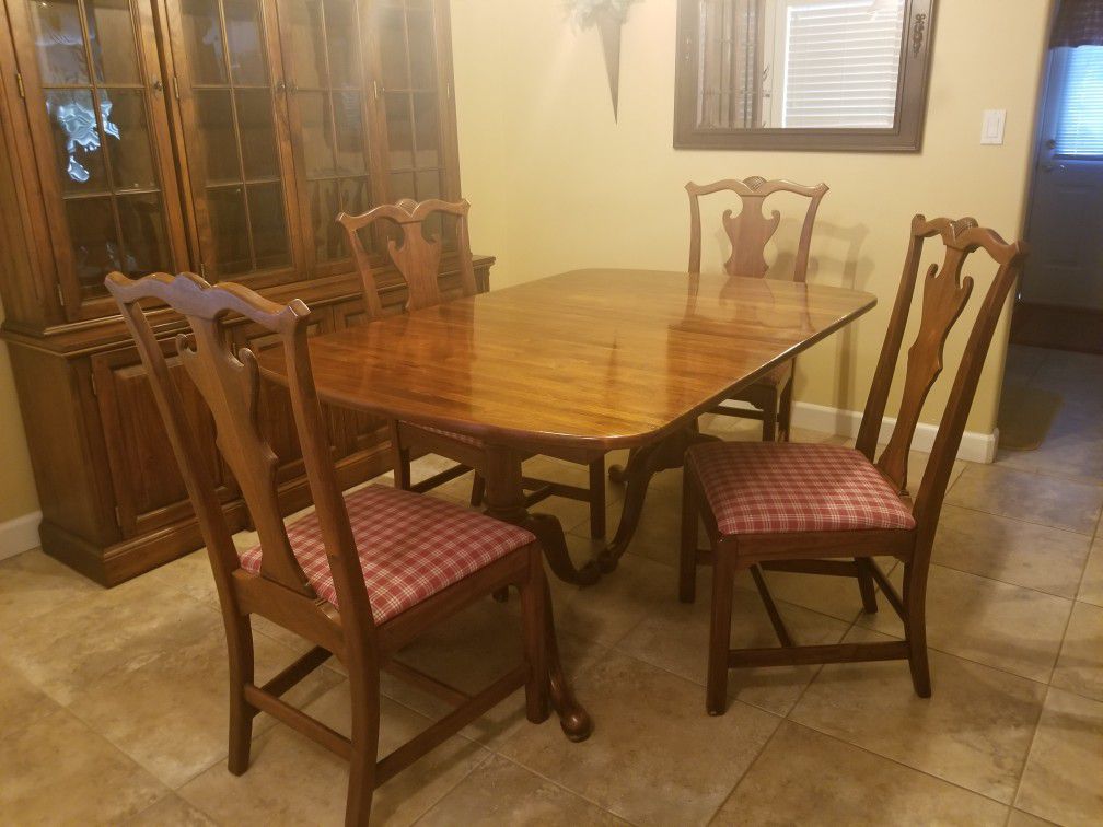 Lovely set! Dining room table and hutch
