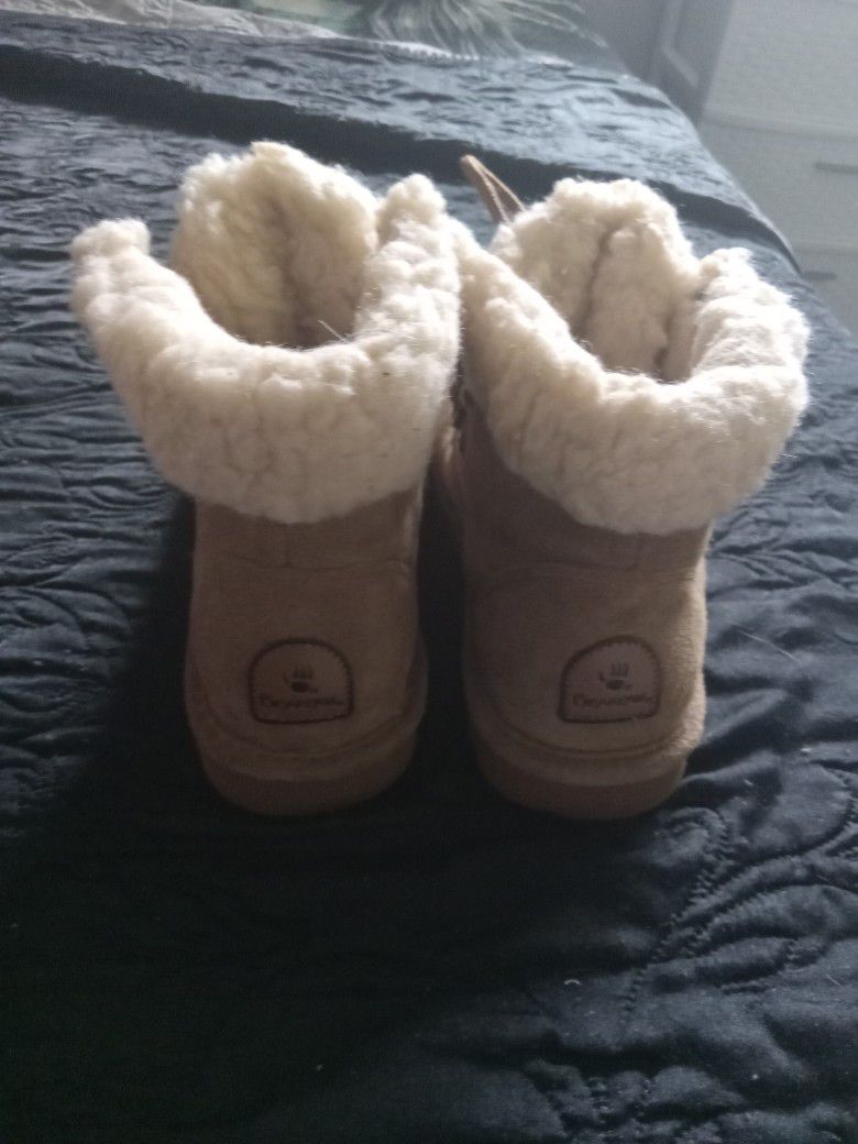 Women's Ankle Boots Size 6 Bearpaw Brand Like New Local Pickup Only