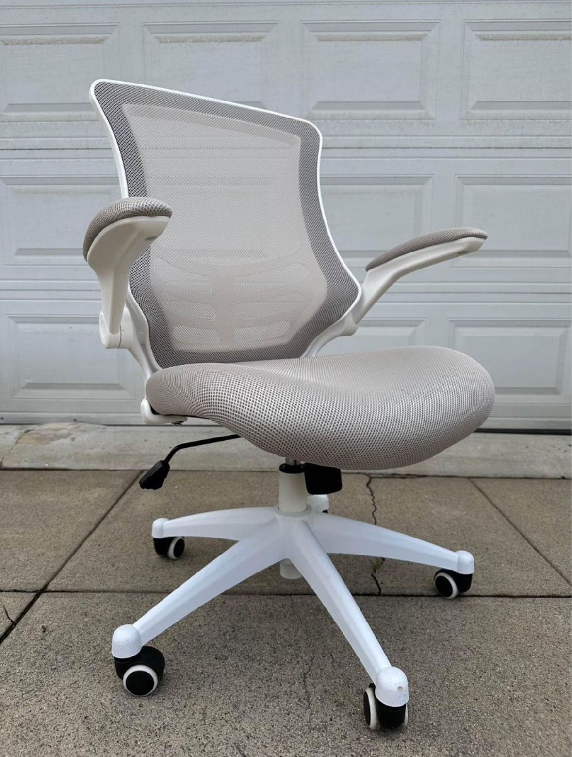 Office Chair - White Belnick Ergonomic Task Chair