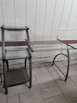 DESK  / $20 / ESCROTORIO / NELLIS BLVD & CHEYENNE AVE 