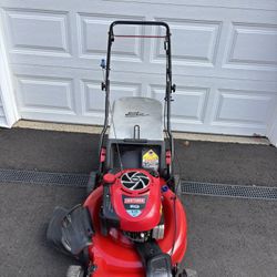 Craftsman 22” Self Propelled Lawn Mower, runs perfect, FREE LOCAL DELIVERY AVAILABLE!