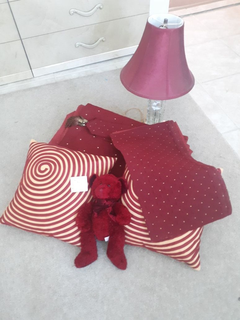 Bedspread, queen size, 2 shams, 2 coordinating throw pillows, lamp with matching red shade, matching wall decoration