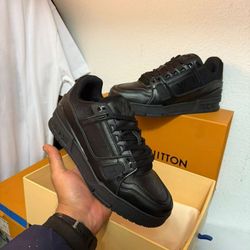 LV Shoes Trainers LV