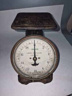 Universal Household Scale - Landers Frary & Clark - 20 lb Family Scale