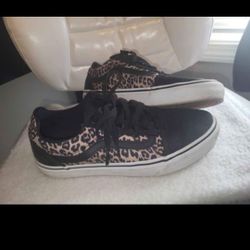 Mens 8.5/ Womens 10 VANS