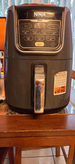 Gray Ninja Max XL 5.5 Quart Air fryer