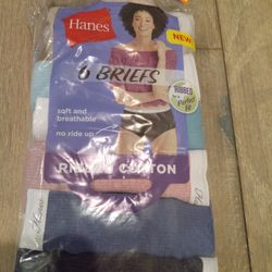 New never used. 
Smoke and pet free home
Size 6 (M)