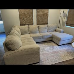Sectional Couch Available $550!!