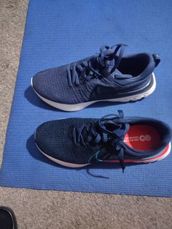 Nike shoes for sale size 13