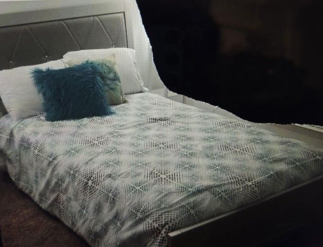 Full Bed With Headboard and Mattress