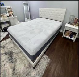 Excellent Condition Queen Mattress! 7 Months Old