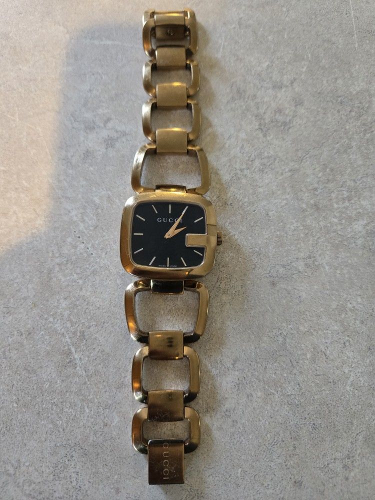 Womens Gucci Rose Gold Watch