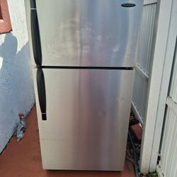 Frigidaire fridge refrigerator